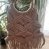 Bolso mano macramé. Arts, Crafts, Sewing, Design, Accessor, Design, Macramé, Fiber Arts, and Textile Design project by Sonia Gallego Galán - 02.24.2025