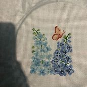 No me olvides Ein Projekt aus dem Bereich Stickerei, Blumen- und Pflanzendesign, Stor und telling von Farah - 24.02.2025
