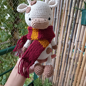 Amigurumi - Jirafa. Amigurumi, Arts, Crafts, Crochet, Textile Design, To, and Design project by Jacqueline Añazco Vásquez - 02.25.2025