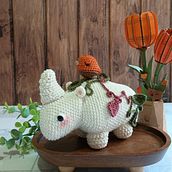 Rinoceronte Ein Projekt aus dem Bereich H, werk, Spielzeugdesign, DIY, Weben, Crochet, Amigurumi und Textildesign von Vicky Vargas Obieta - 02.03.2025