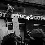 Protesta social en Ciudad de México. Un proyecto de Fotografía, Post-producción fotográfica		, Fotografía en exteriores y Fotografía documental de Diego Reza - 06.03.2025