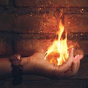 Ignis Ein Projekt aus dem Bereich Fotografie, Bildbearbeitung, Fotoretuschierung, Artistische Fotografie, Fotografische Komposition und Fotomontage von Sandra - 08.03.2025