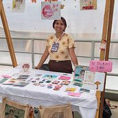 Stand en feria kpop. Br, Strateg, Br, ing, Identit, Creative Consulting, Design Management, Management, Productivit, Marketing, and Portfolio Development project by aleja06 - 03.14.2025