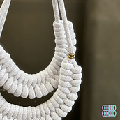 Proyecto collar Elspeth. Arts, Crafts, Jewelr, Design, Macramé, and Textile Design project by Mel E. - 03.16.2025