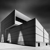 Mercado de Barceló. Photograph, Architecture, Fine-Art Photograph, Digital Photograph, Outdoor Photograph, Architectural Photograph, and Photo Retouching project by Fran Vázquez - 03.24.2025