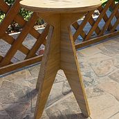 Taburete. Furniture Design, Making, Arts, Crafts, Woodworking, DIY & Interior Design project by rodrigo.gez1981 - 03.25.2025