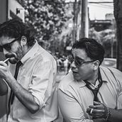 Unos cigarrillos en Miraflores. Photograph, Fine-Art Photograph, Portrait Photograph, Photographic Lighting & Interior Photograph project by Giovanni Zegarra Sabaducci - 03.26.2025