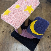 hoja. Un proyecto de Artesanía, Tejido, Interiorismo, Punch needle y Diseño textil de paulina zamora - 27.03.2025