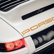 Porsche Show . Br, ing, Identit, Design, Graphic Design, Logo Design, T, and pograph project by Valeria Diaz - 04.01.2025