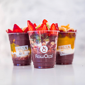RAW AÇAÍ_CREACIÓN DE MARCA. Publicidade, Design de logotipo, e Tipografia projeto de Gabriel Fernández - 01.04.2025