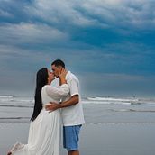 Samantha e Vitor Pré Weeding. Photograph, Portrait Photograph, and Photographic Lighting project by Alessandra Ferreira - 04.05.2025