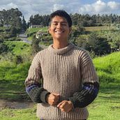 Hygge Sweater. Fashion Design, DIY, Fiber Arts, Crochet, and Textile Design project by Pedro Iguago - 04.15.2025