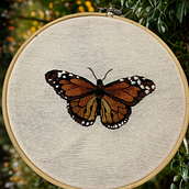 Mariposa monarca bordada con técnica realista. Un proyecto de Bordado, Ilustración tradicional y Diseño textil de Berenice Alvarez - 15.04.2025