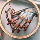 “Hand Study” — Embroidered Hands on Tulle. Un projet de Broderie, Art textile , et Décoration de Kathrin Marchenko - 16.04.2025