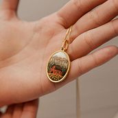 Colar bordado à mão | Uma casinha no bosque. Un progetto di Ricamo di Rebeca Sotomayor - 22.04.2025