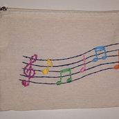 Embroidery with Musical Notes . Arts, Crafts, and Embroider project by irisgsmoreira - 04.22.2025