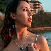 mi modelo nº1. Un proyecto de Fotografía, Fotografía de estudio, Fotografía de moda y Fotografía de retrato de Alejandro Aznar - 23.04.2025