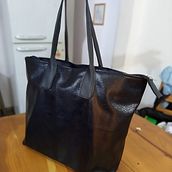 ELABORACION DE CARTERA SIMILCUERO. Accessor, Design, Arts, Crafts, Botanical Illustration, DIY, Embroider, Fashion Design, Fiber Arts, Pattern Design, Patternmaking, Dressmaking, Sewing, Textile Design, Upc, and cling project by Camila Guadalupe Carrizo - 04.24.2025