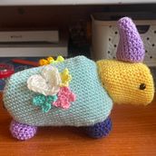 Progetto finale: design e creazione di amigurumi: RINOCERONTE. Arts, Crafts, To, Design, DIY, Fiber Arts, Crochet, Amigurumi, and Textile Design project by albotteghino23 - 04.27.2025