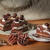 Black forest cake e as cerejas da Alsácia. Food Photograph, Food St, ling, Photograph & Instagram Photograph project by fachica - 05.02.2025