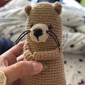 Nutria. Amigurumi, Artesanato, Crochê, DIY, Tecido, Design têxtil, e Design de brinquedos projeto de Catalina García Bolaños - 13.05.2025