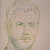 Chris Hemsoworth. Een project van Tekenen met kleurpotloden,  Tekening,  Portrettekening y Sketchbook van Santiago Aspillaga - 13.05.2025
