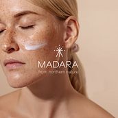 Madara Cosmetics Ein Projekt aus dem Bereich Br, ing und Identität, Digitales Design, Grafikdesign und Logodesign von bettina_fernandez9 - 14.05.2025