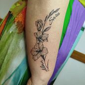 gladioloss. Botanical Illustration, Drawing, Traditional illustration, Naturalistic Illustration, and Tattoo Design project by Lourdes - 05.18.2025