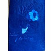 Cyanotype Celebration: A Blueprint Birthday. Un proyecto de Artesanía, Bellas Artes, Estampación, Fotografía analógica y DIY de Lilia Ermlich - 20.05.2025