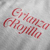 Diseño Camiseta / Crianza Rojilla. Graphic Design, Textile Design, Design, Br, ing, Identit, and Product Design project by Ion Benítez - 05.31.2025