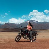 Riding a motorbike through the awe-inspiring mountains of Peru. Graphic Design project by Flav Studio - 06.08.2025