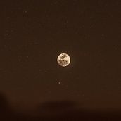 ENTRE SOMBRAS Y CRÁTERES. Un progetto di Fotografia e Illustrazione digitale di alevqztrainer - 09.06.2025