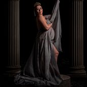 Maternidad en clave Fine Art. Photo Retouching, Photograph, Post-production, and Photomontage project by Braylen Posada - 06.09.2025