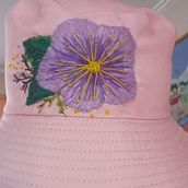 Primer Proyecto de Bordado  en TUL. Accessor, Design, Botanical Illustration, Embroider, and Textile Design project by Alejandra Céspedes Arenas - 06.11.2025