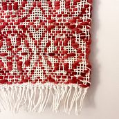 Intertwined Circles: Frame Loom Weaving. Un proyecto de Artesanía, Tejido, Diseño interactivo, Pattern Design, Telar y Diseño textil de Yely Pernía - 20.06.2025