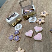 Mini Cookies Happy day Mother. Baking, Cookie Decorating & Icing project by 21mari_rosero_alvarez - 06.25.2025