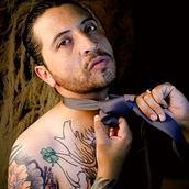 Vanidad . Self-Portrait Photograph, Photograph, Fine-Art Photograph, Studio Photograph, Portrait Photograph, Photomontage, Photograph, Post-production, and Photo Retouching project by Daniel Vargas Rueda - 07.17.2025