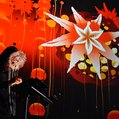 Nueve Vidas & Rimiyoho · Mutek Montreal 2019. Un projet de Illustration numérique, Créativité, Dessin numérique, Peinture numérique, Animation 2D, Illustration animée, Production audiovisuelle , et Création de costumes de Fernando Sica Minguillon - 23.07.2025