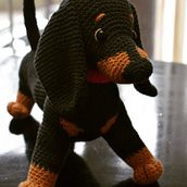 Perro salchicha amigurumi Ein Projekt aus dem Bereich Weben und Amigurumi von María Alicia Alvado - 30.07.2025