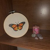 Embroidered monarch butterfly. Embroider, Traditional illustration, and Textile Design project by m_caroline_souza - 08.09.2025