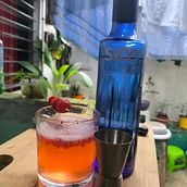 Cocktail de limón y fresas. Beverages project by Juan Menjívar - 08.16.2025