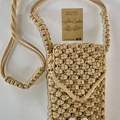 Porta Celular de macramé  . % Karina Alma Creativa tarafından hazırlanan Sanat ve El Sanatları, Makrome, Tekstil Tasarımı, Ve Sanat Terapisi projesi - 08.27.2025
