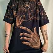 Galaxy between your fingers - Bleach Painted T-shirt . % Elisa Kivi tarafından hazırlanan Moda Tasarımı projesi - 08.27.2025