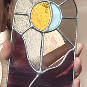 Mi proyecto para el curso de vitrales. Accessor, Design, Decoration, DIY & Interior Design project by Coquita Cocconi - 09.05.2025