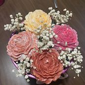 Bouquet de flores. DIY, Interior Design, and Product Design project by Isabel Tomé - 09.06.2025