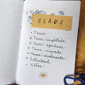 Bujo azulado.... Un progetto di Disegno, H, lettering, Illustrazione tradizionale, Lettering, Management e produttività di Cristal Moreno Polanco - 08.09.2025