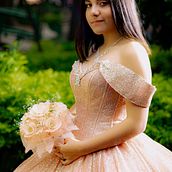 Fotografía con Flash cobertura de XV años. Un projet de Photographie de studio, Photographie numérique, Éclairage photographique , et Photographie de Ivan Ernesto Martinez Anaya - 13.09.2025