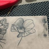 Flor proyecto final. Un proyecto de Diseño de tatuajes de luxzarivera - 13.09.2025