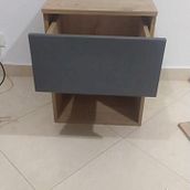 Mesita de noche. Design e fabricação de móveis, Artesanato, Marcenaria, DIY, e Design de interiores projeto de Mla Castro - 16.09.2025