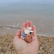 Fluente con movimento. Un progetto di Pittura acrilica, Arte Terapia e Artigianato di Liv Karen Hernandez - 29.09.2025